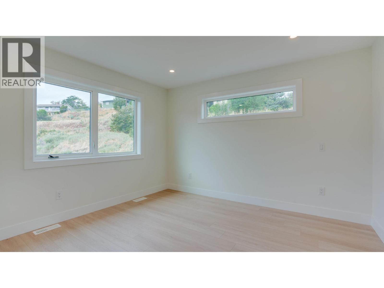 5705 Heritage Drive Unit# Sl 10, Vernon, BC - Indoor Photo Showing Other Room