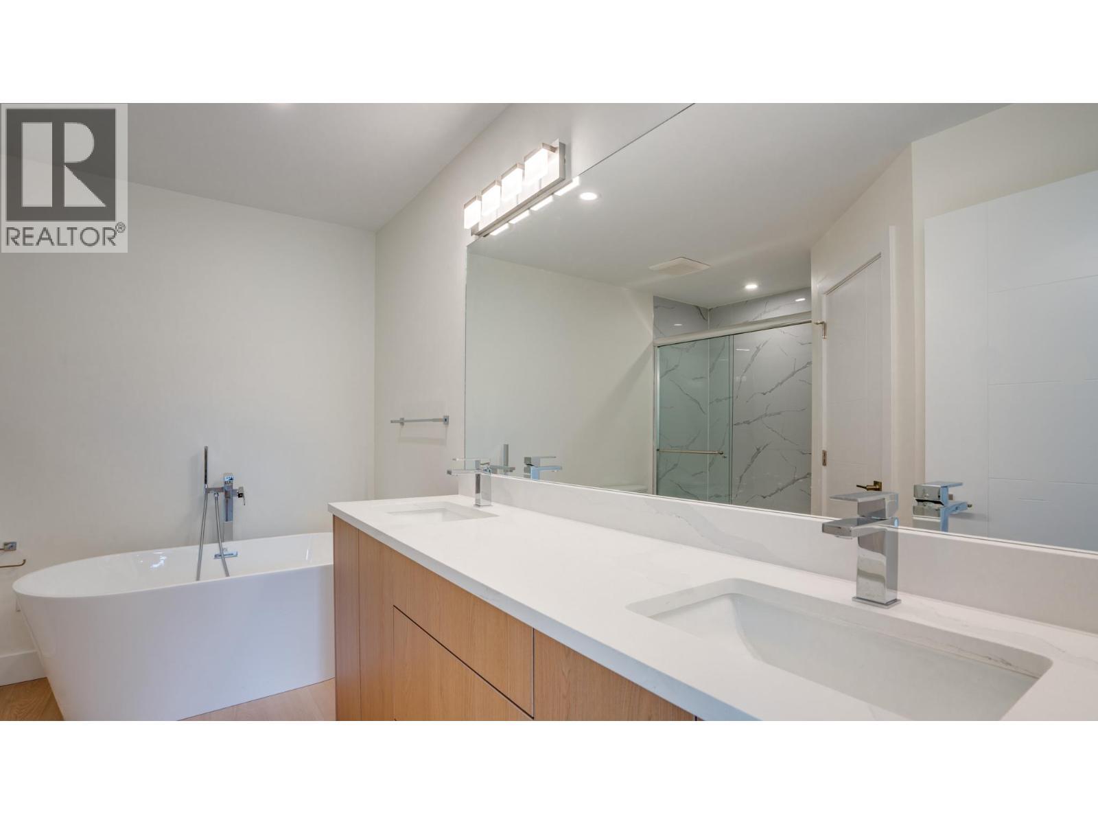 5705 Heritage Drive Unit# Sl 10, Vernon, BC - Indoor Photo Showing Bathroom