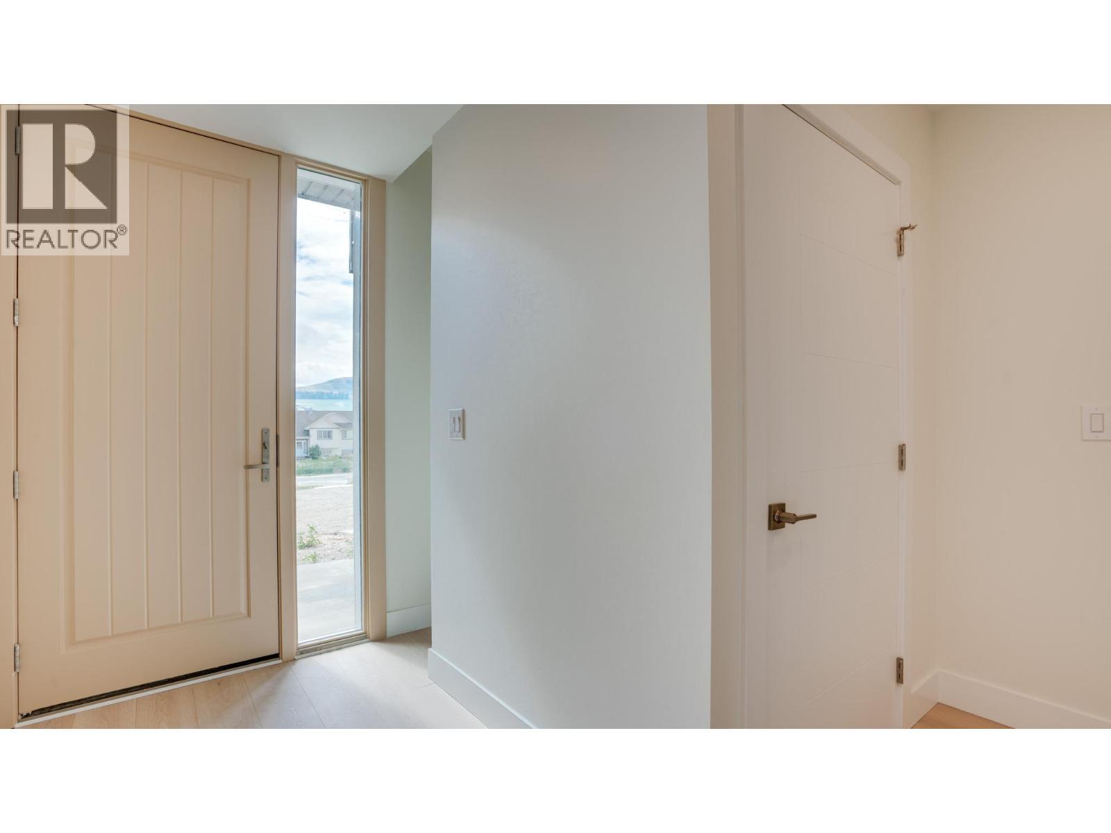 5705 Heritage Drive Unit# Sl 10, Vernon, BC - Indoor Photo Showing Other Room