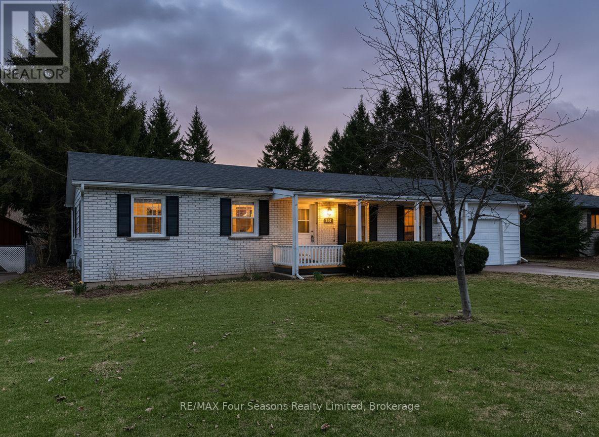 207 Christopher Street, Clearview (Stayner), ON - Outdoor