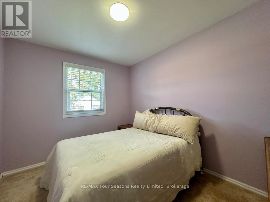 207 Christopher Street, Clearview (Stayner), ON - Indoor Photo Showing Bedroom