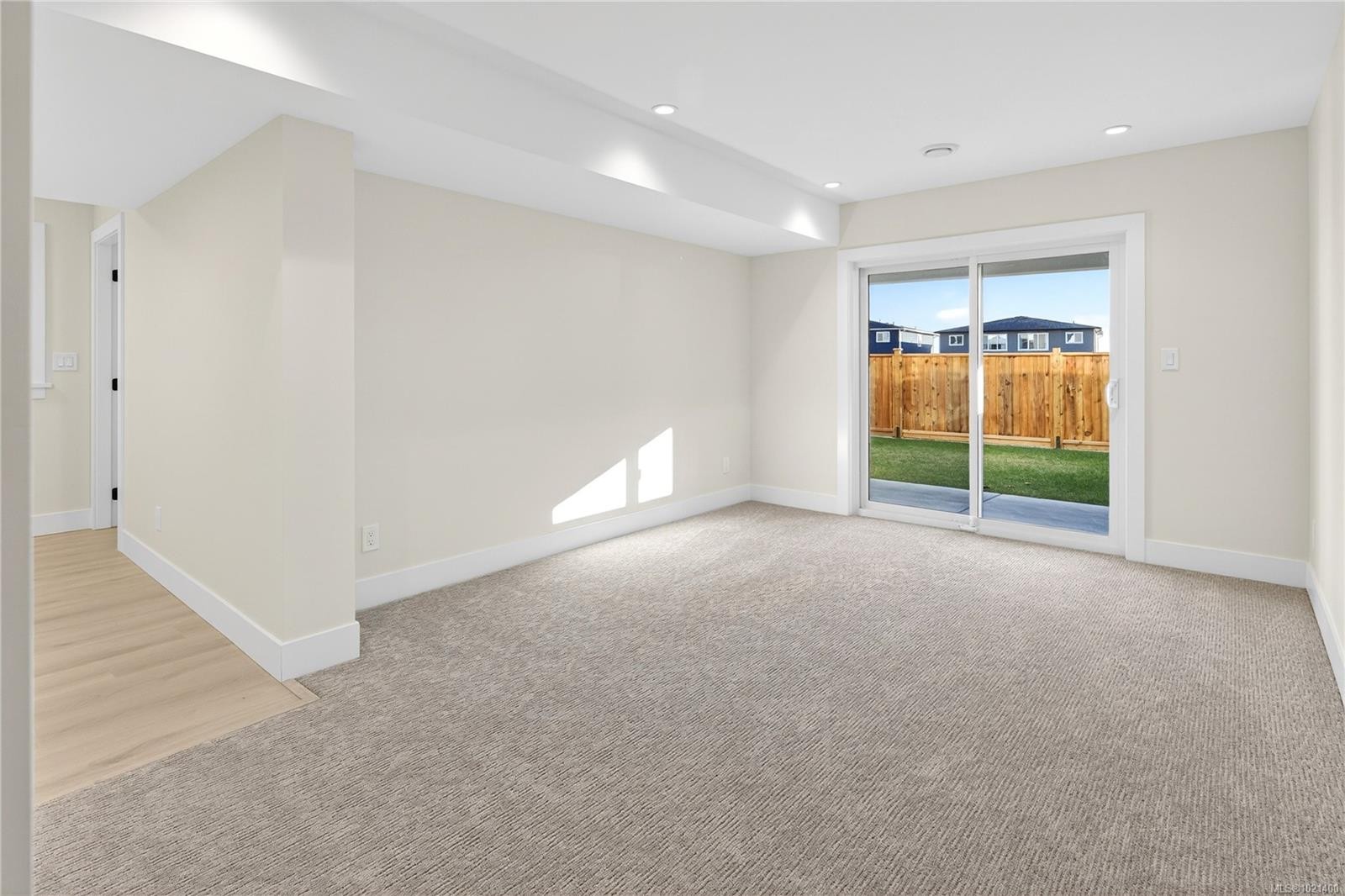 1544 Marble Pl, Langford, BC - Indoor Photo Showing Other Room