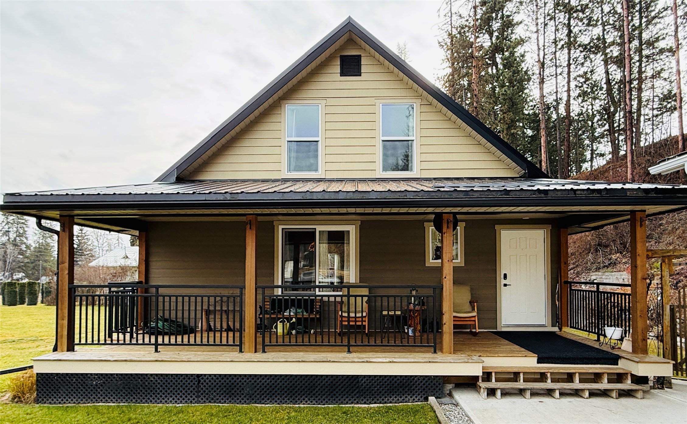 311 302Nd Avenue, Kimberley, BC - Outdoor With Deck Patio Veranda