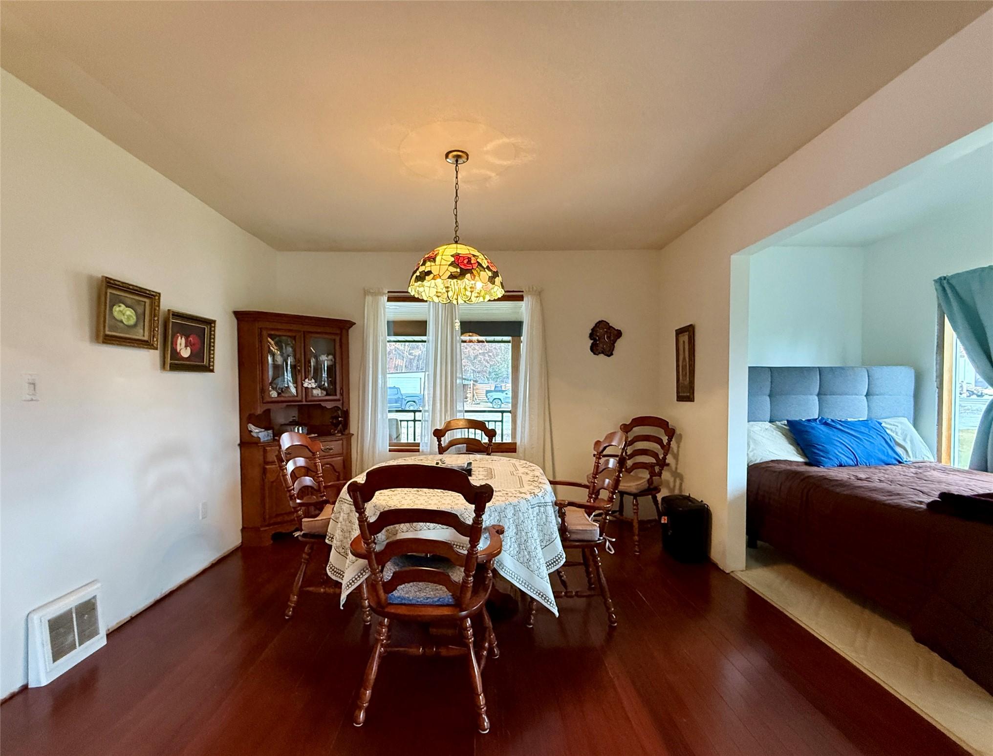 311 302Nd Avenue, Kimberley, BC - Indoor Photo Showing Dining Room