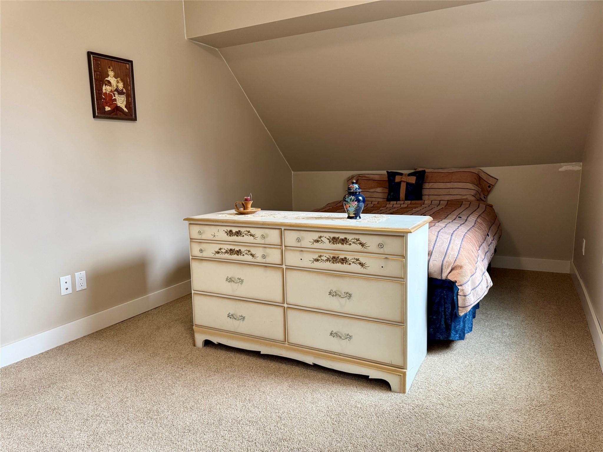 311 302Nd Avenue, Kimberley, BC - Indoor Photo Showing Bedroom