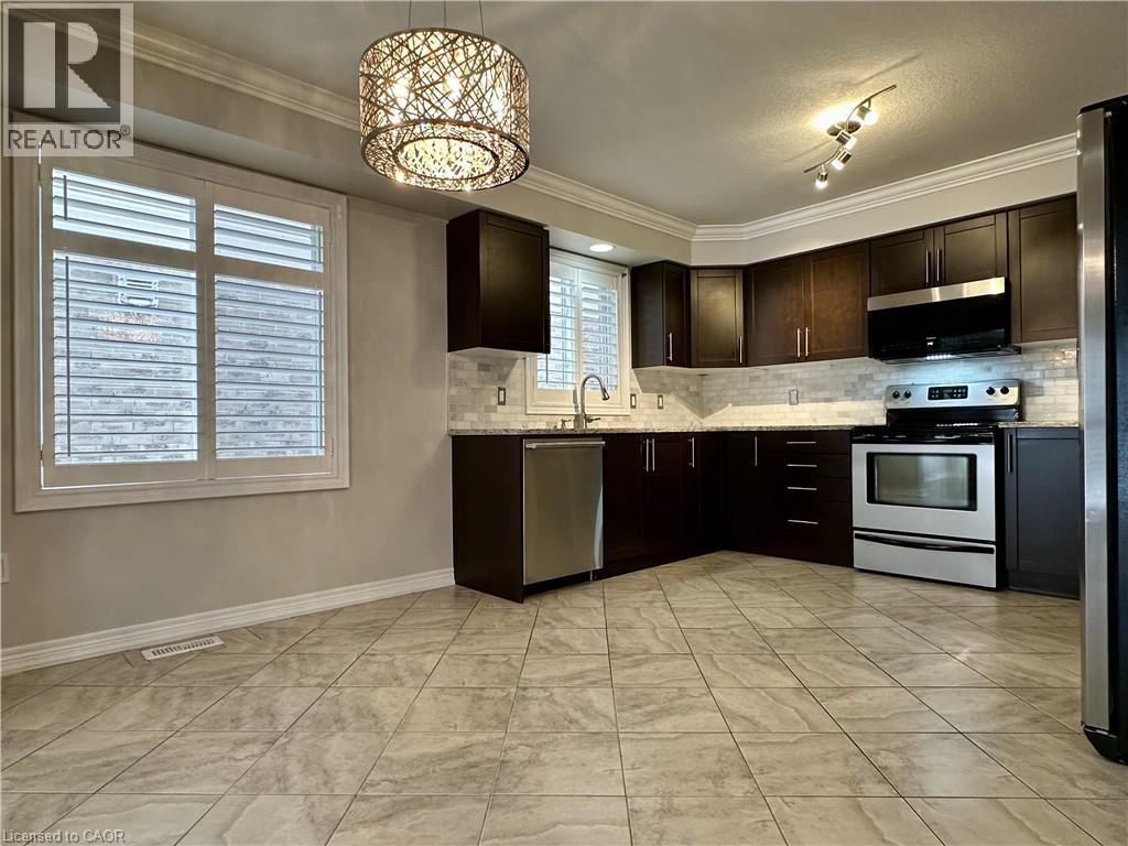 1409 Old Zeller Drive, Kitchener, ON - Indoor Photo Showing Kitchen