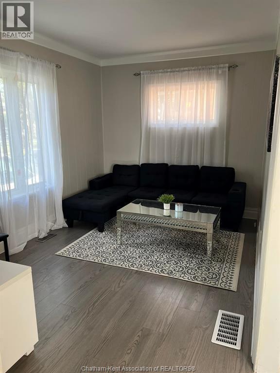 43 Elizabeth Street, Chatham, ON - Indoor