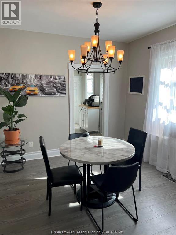 43 Elizabeth Street, Chatham, ON - Indoor Photo Showing Dining Room