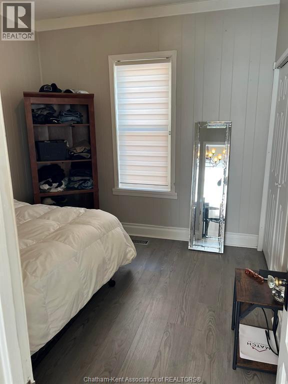 43 Elizabeth Street, Chatham, ON - Indoor Photo Showing Bedroom