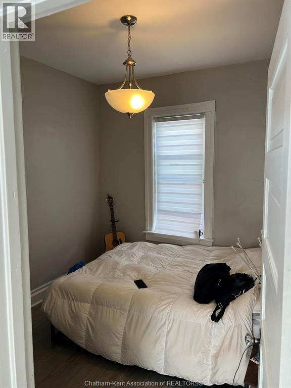 43 Elizabeth Street, Chatham, ON - Indoor Photo Showing Bedroom