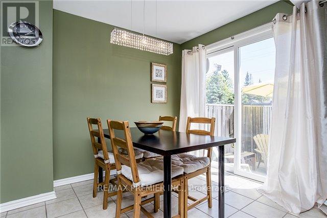 105 Courtney Crescent, Barrie, ON - Indoor Photo Showing Dining Room