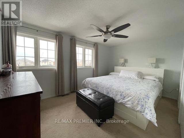 105 Courtney Crescent, Barrie, ON - Indoor Photo Showing Bedroom