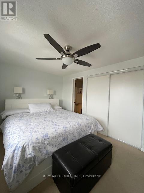 105 Courtney Crescent, Barrie, ON - Indoor Photo Showing Bedroom