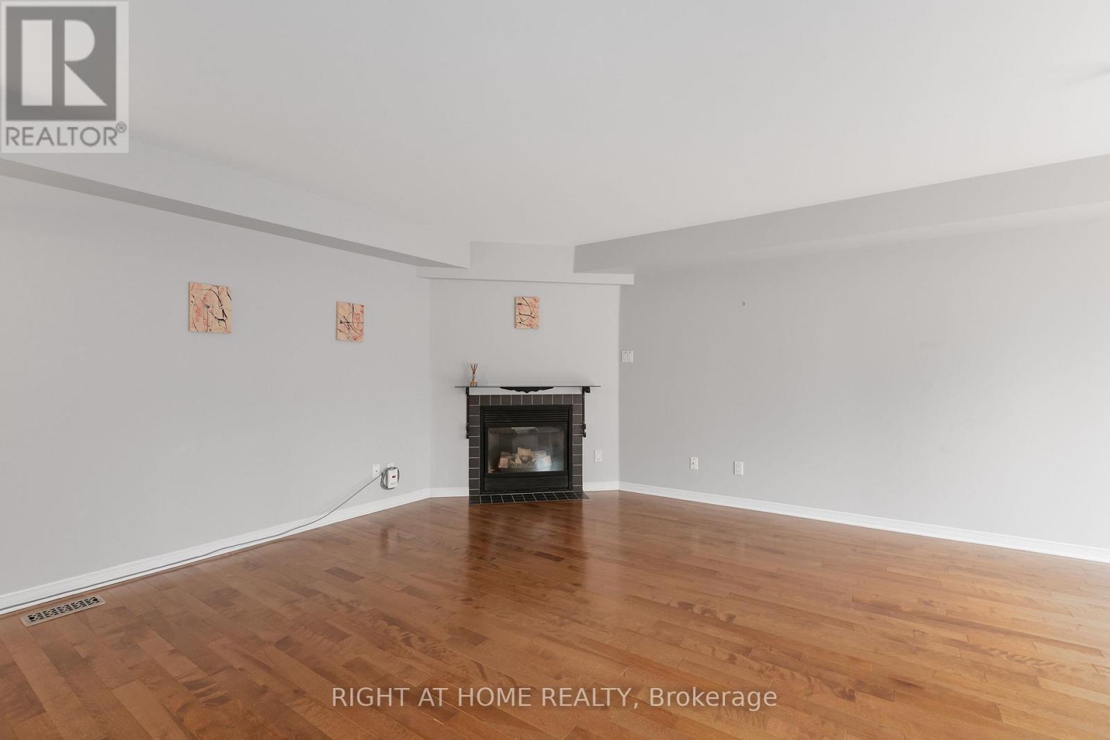 4 Thorburn Private, Ottawa, ON - Indoor With Fireplace