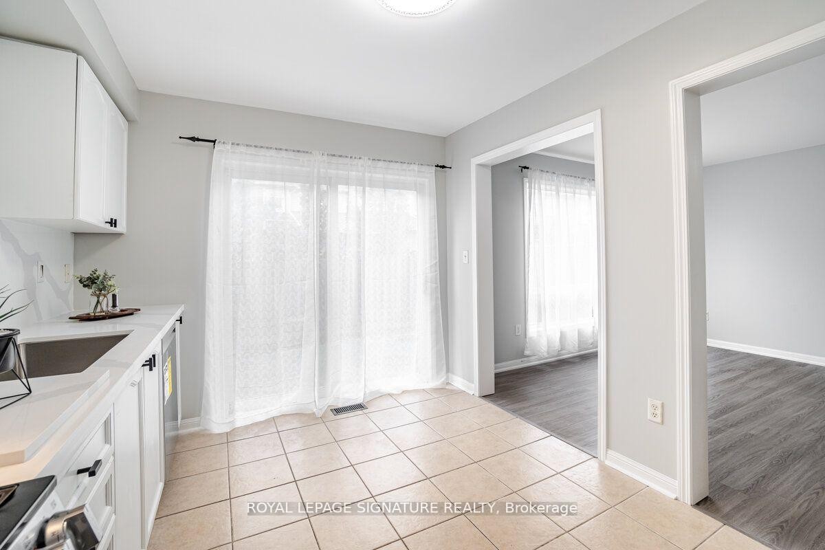 2291 Colbeck Street, Oakville, ON - Indoor Photo Showing Kitchen
