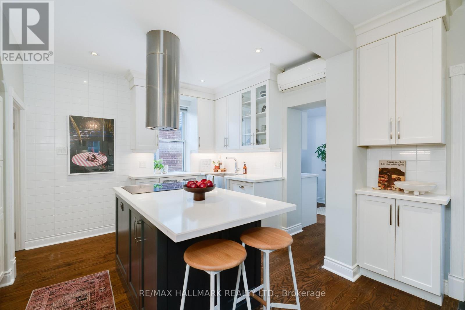 22 Sharpe Street, Toronto, ON - Indoor