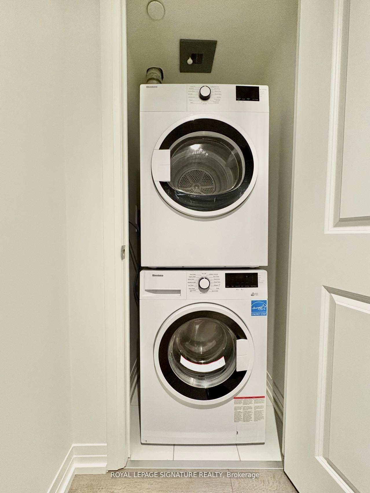 614-251 Jarvis Street, Toronto, ON - Indoor Photo Showing Laundry Room
