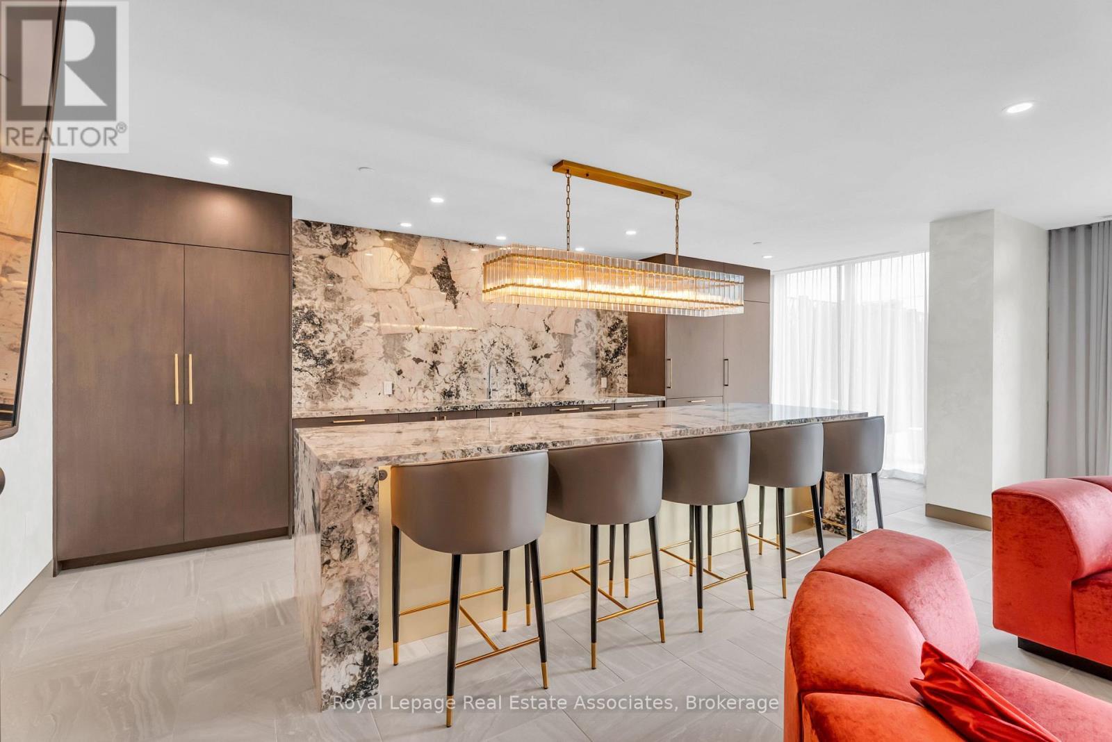 1212 - 93 Arthur Street S, Guelph, ON - Indoor