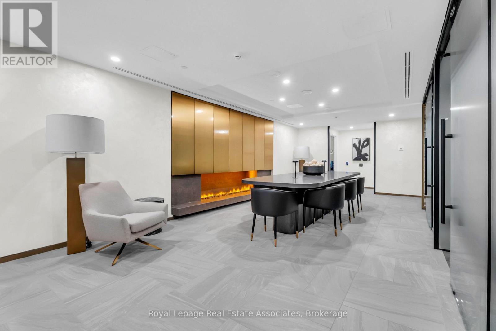 1212 - 93 Arthur Street S, Guelph, ON - Indoor