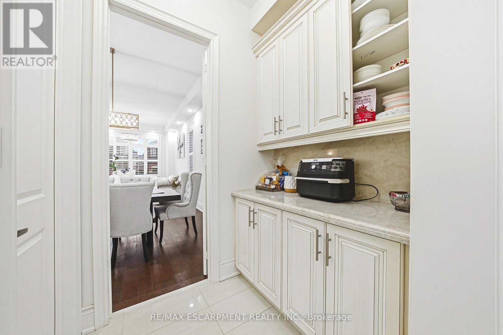 60 Golden Hawk Drive, Hamilton, ON - Indoor