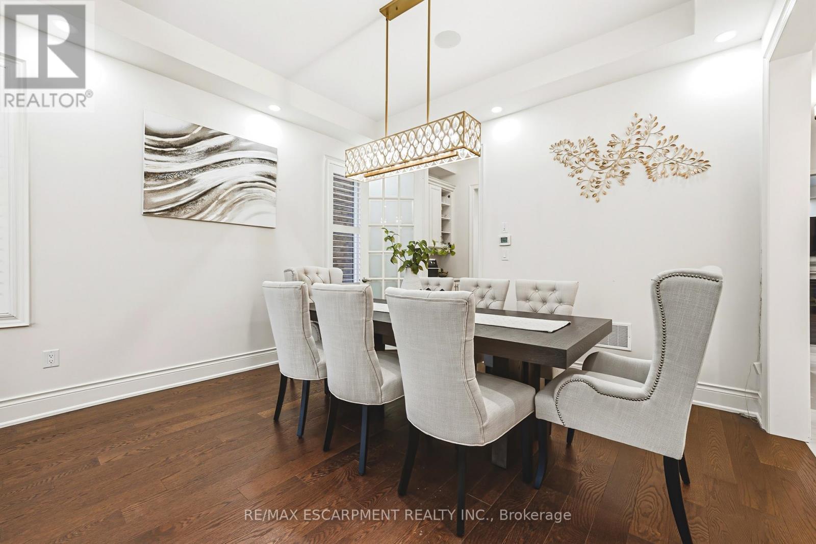 60 Golden Hawk Drive, Hamilton, ON - Indoor Photo Showing Dining Room