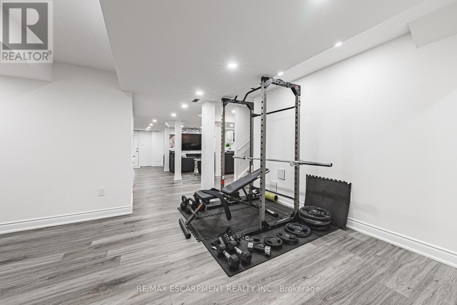 60 Golden Hawk Drive, Hamilton, ON - Indoor Photo Showing Gym Room