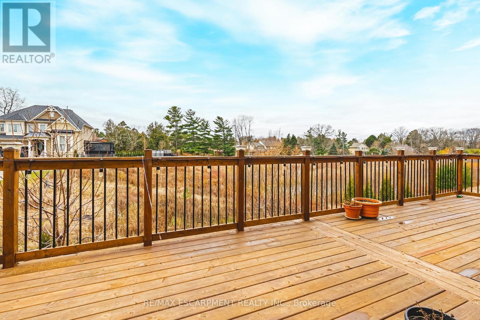 60 Golden Hawk Drive, Hamilton, ON - Outdoor