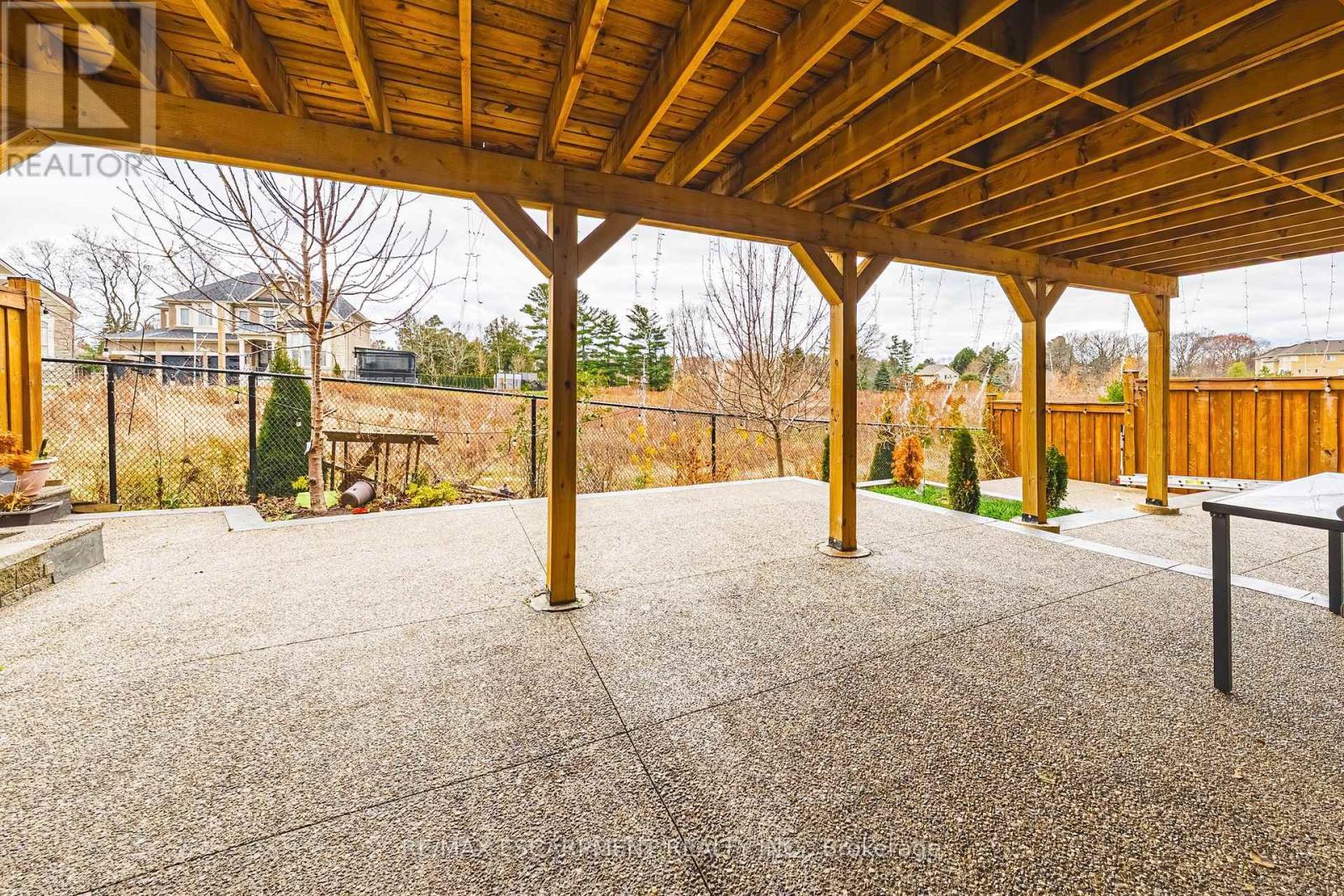 60 Golden Hawk Drive, Hamilton, ON - Outdoor