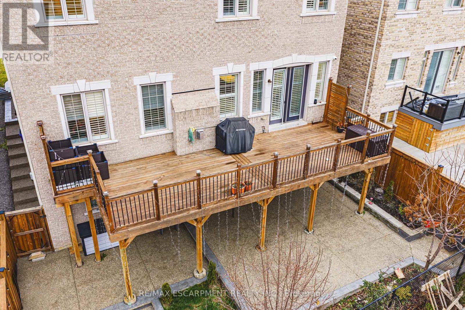 60 Golden Hawk Drive, Hamilton, ON - Outdoor With Exterior