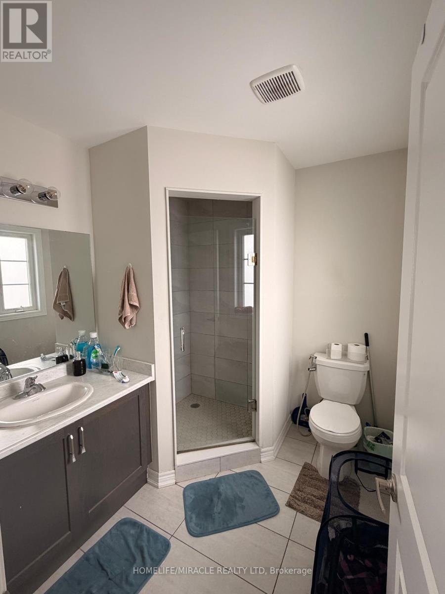 11 Genoa Drive, Hamilton, ON - Indoor Photo Showing Bathroom