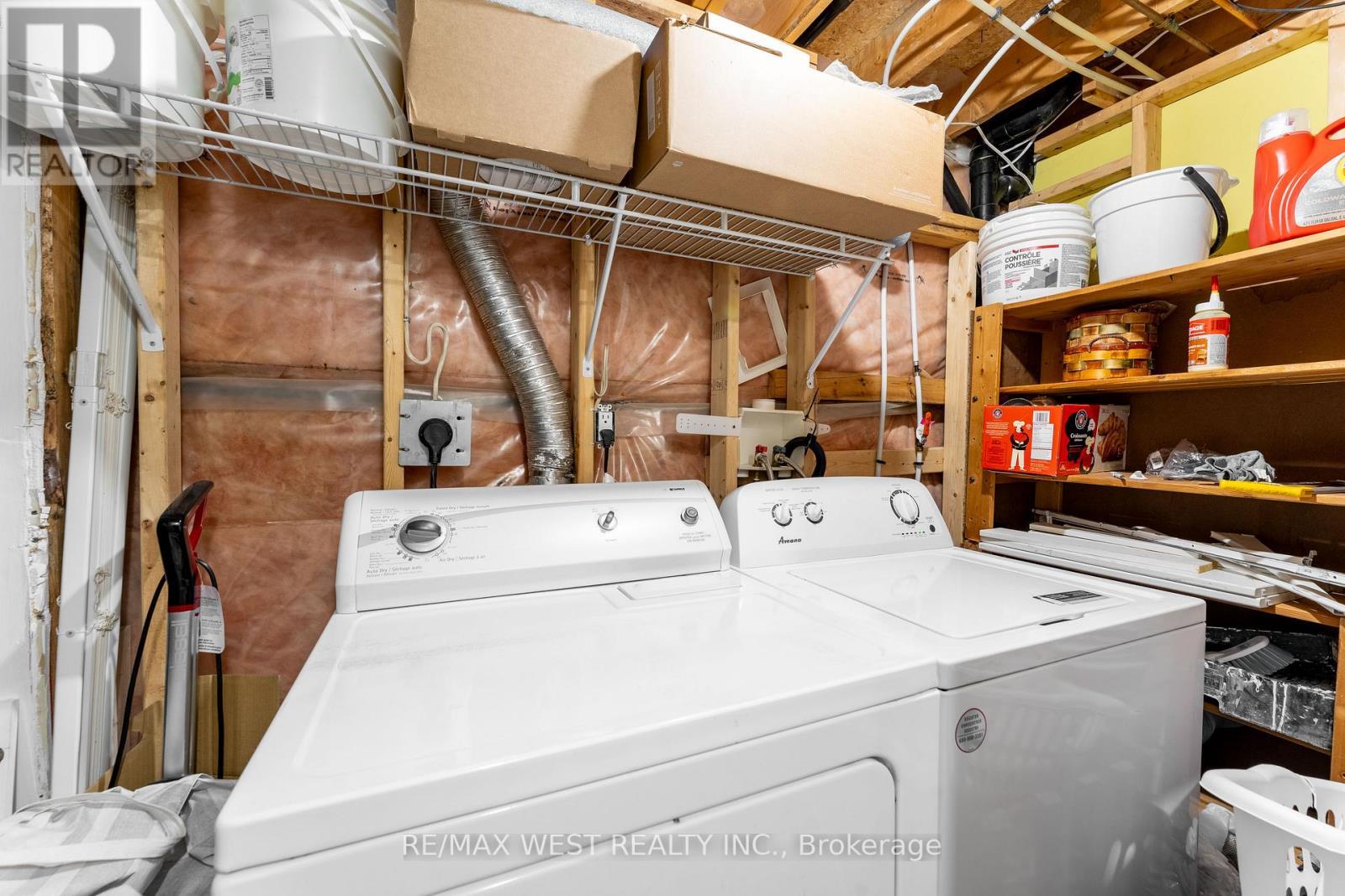 721 Acadia Drive, Hamilton, ON - Indoor Photo Showing Laundry Room