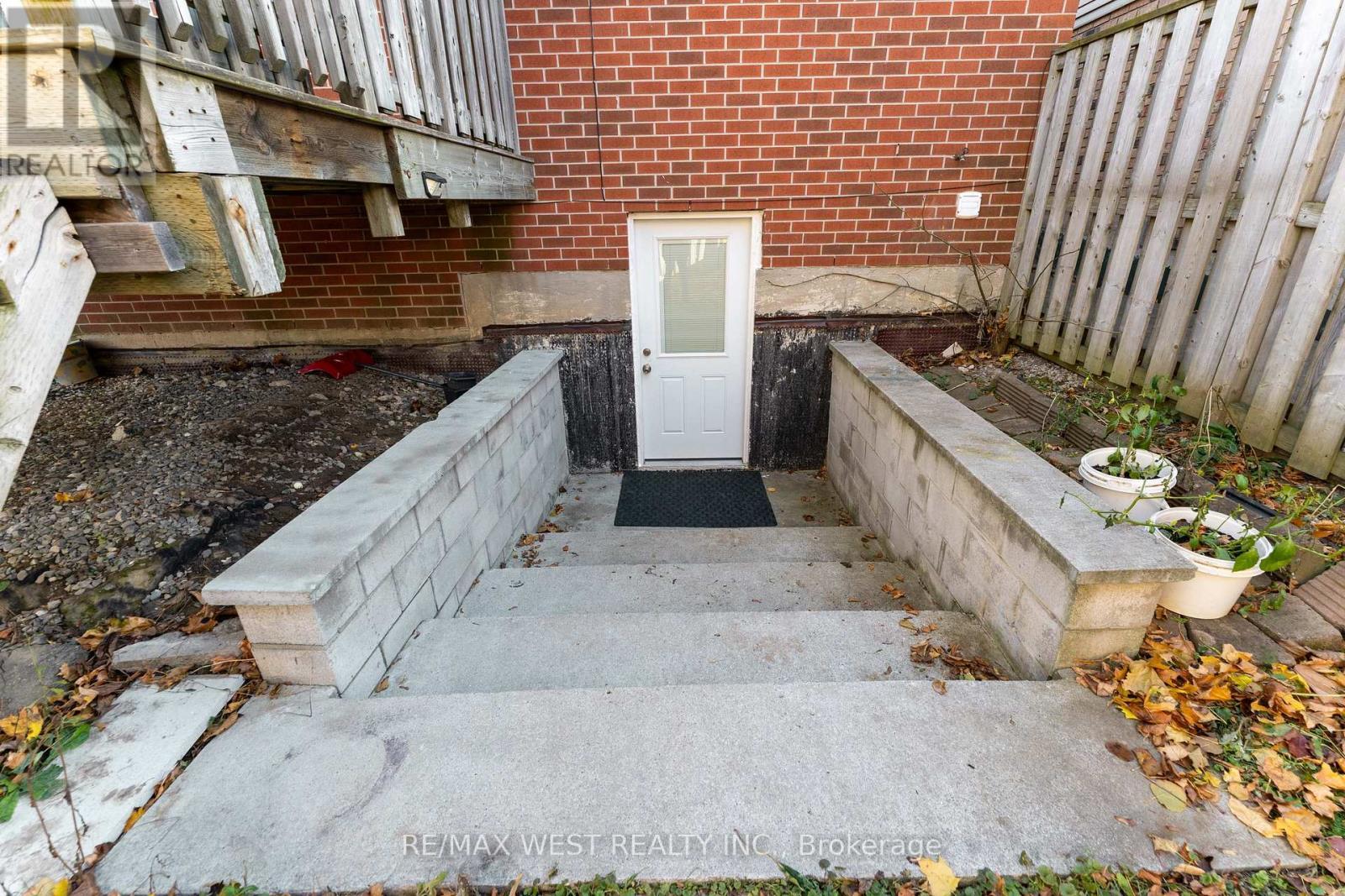 721 Acadia Drive, Hamilton, ON - Outdoor With Exterior