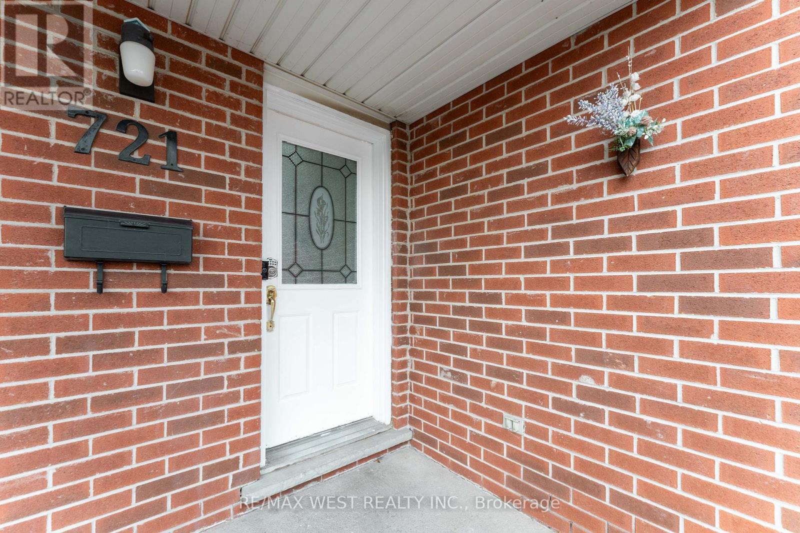 721 Acadia Drive, Hamilton, ON - Outdoor With Exterior