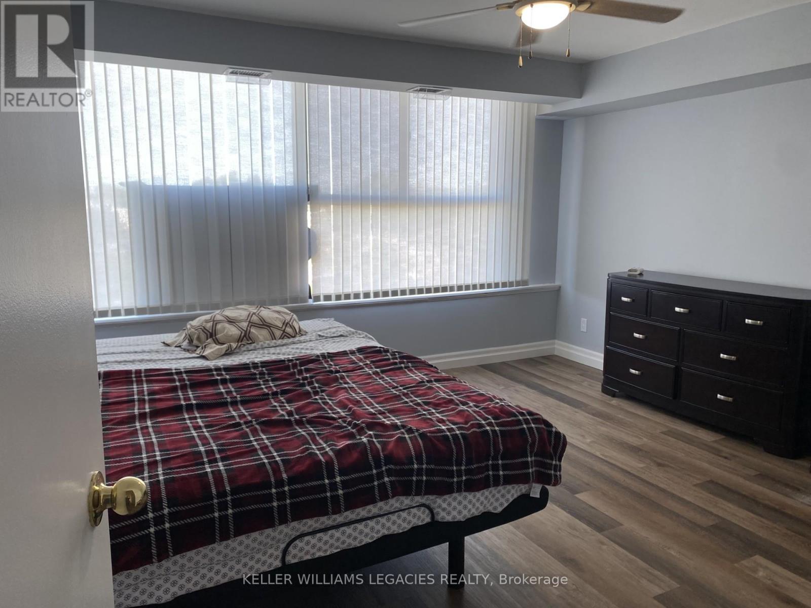 Primary Bedroom - 402 - 7 Gale Crescent, St. Catharines, ON - Indoor Photo Showing Bedroom