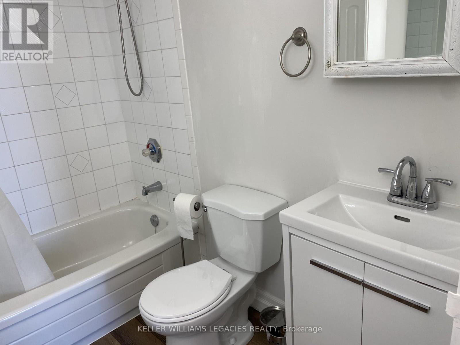 4 piece In Suite Bath - 402 - 7 Gale Crescent, St. Catharines, ON - Indoor Photo Showing Bathroom