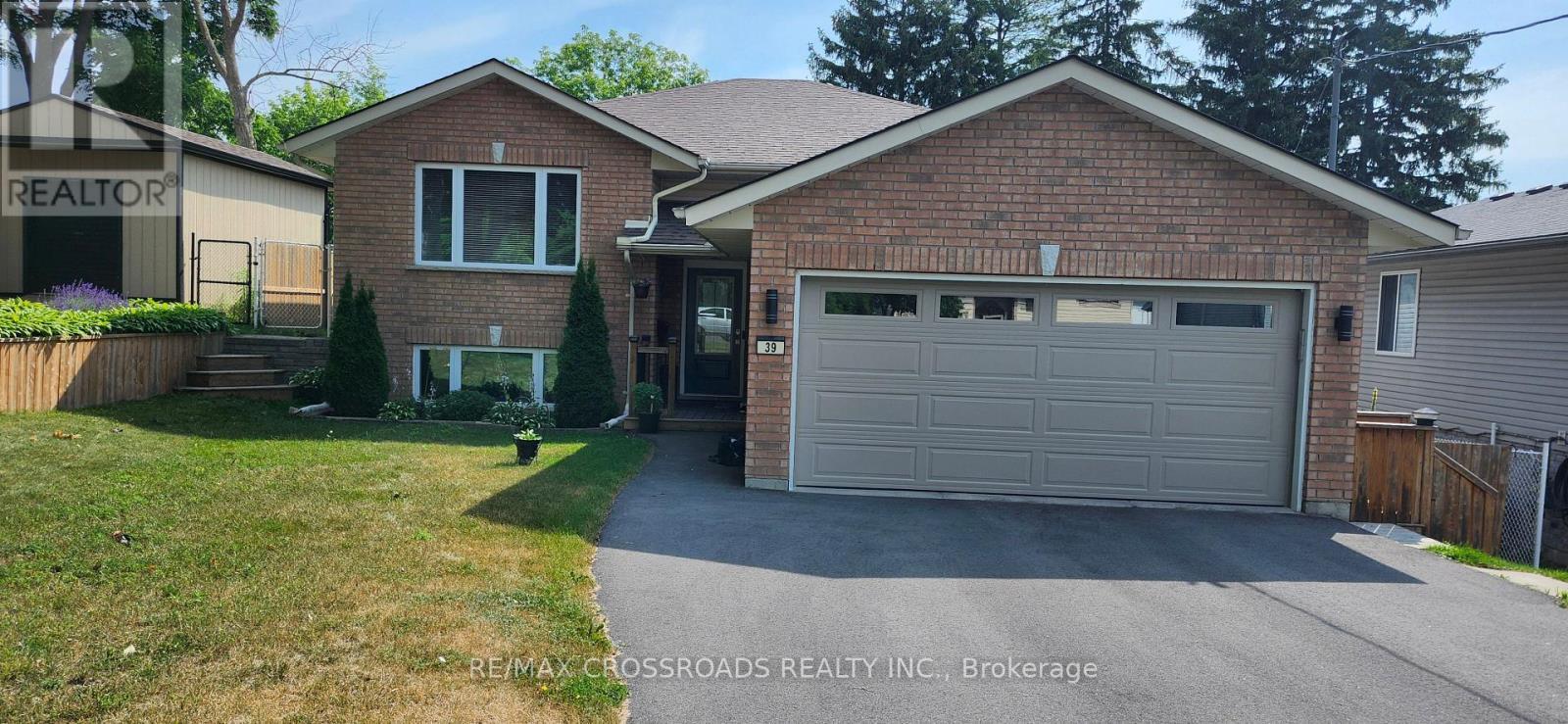 Lower Level Unit - 39 Reid Street, Quinte West, ON - Outdoor
