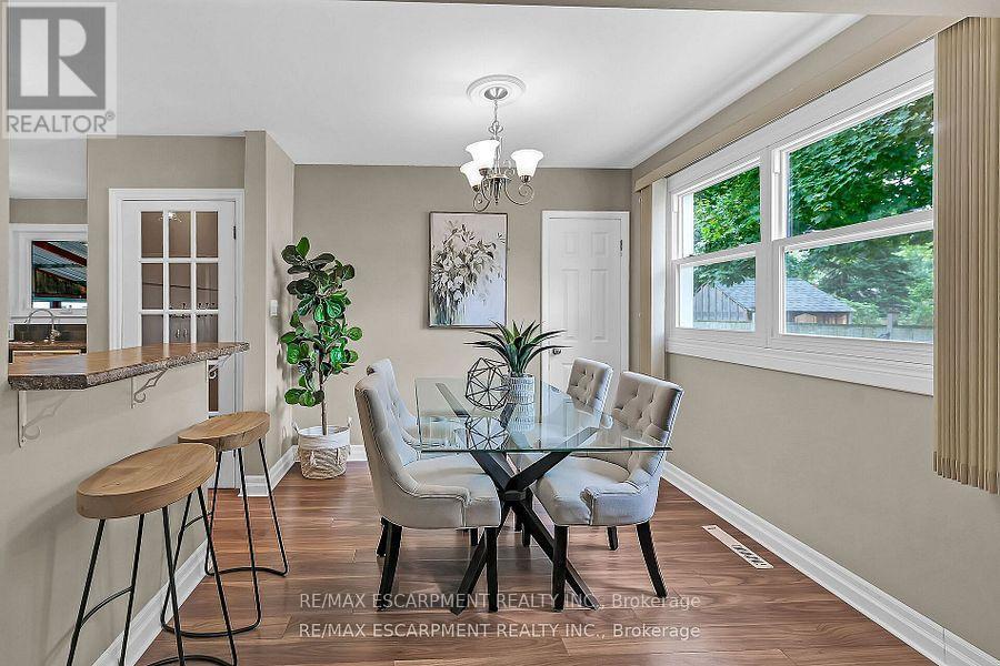 160 Elizabeth Crescent, Haldimand, ON - Indoor Photo Showing Dining Room