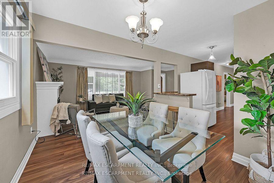 160 Elizabeth Crescent, Haldimand, ON - Indoor Photo Showing Dining Room