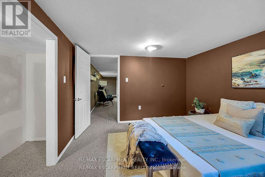 160 Elizabeth Crescent, Haldimand, ON - Indoor Photo Showing Bedroom