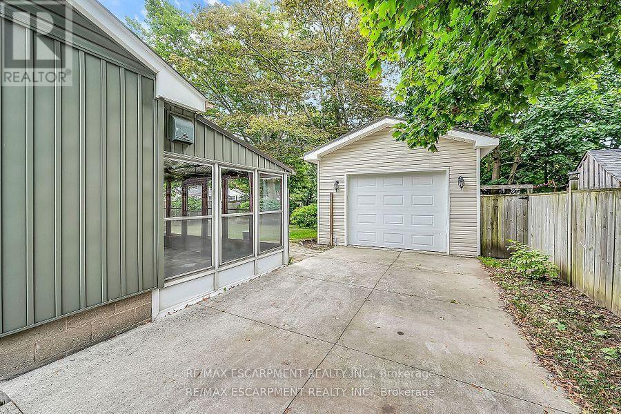 160 Elizabeth Crescent, Haldimand, ON - Outdoor With Exterior