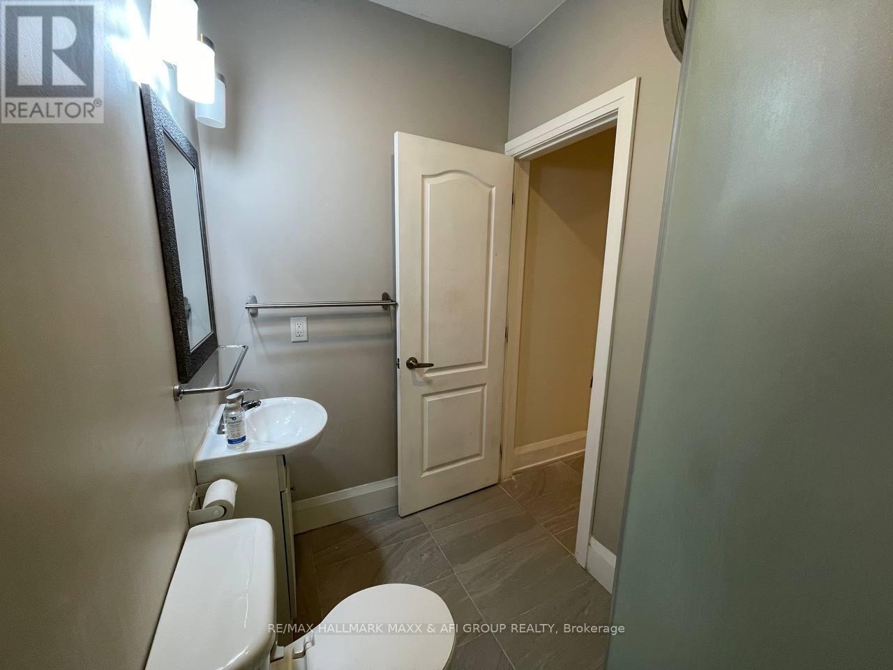 Bsmt - 3869 Mayla Drive E, Mississauga, ON - Indoor Photo Showing Bathroom