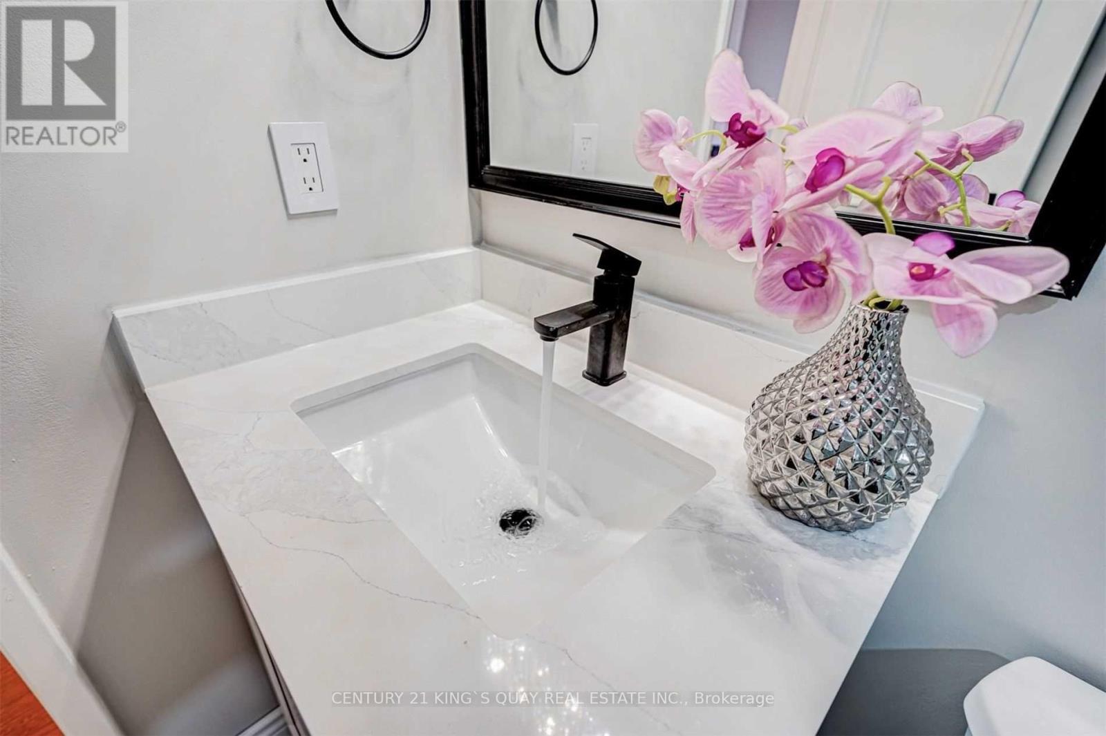 14 Grenbeck Drive, Toronto, ON - Indoor Photo Showing Bathroom
