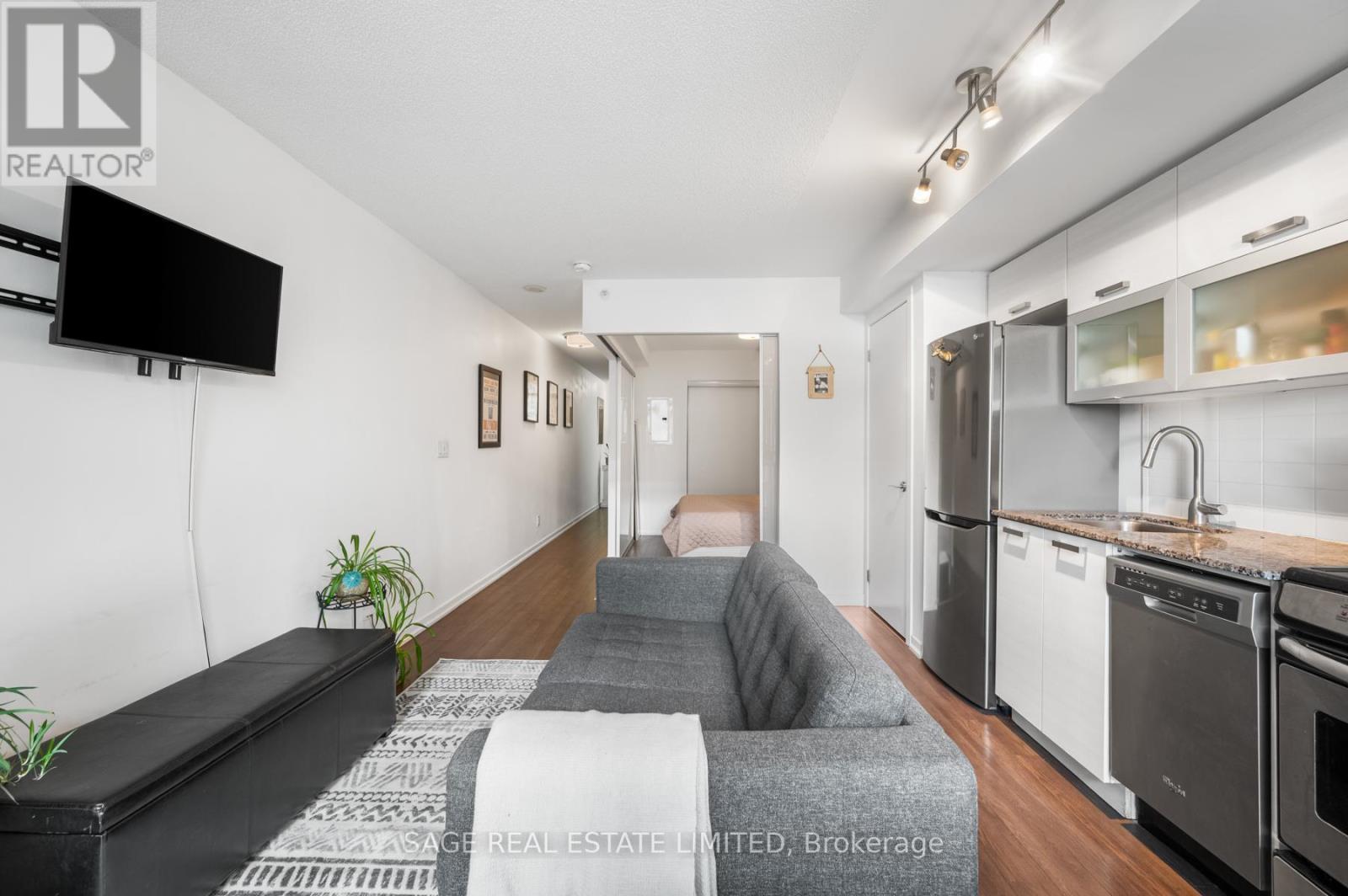 710 - 68 Abell Street, Toronto, ON - Indoor Photo Showing Kitchen