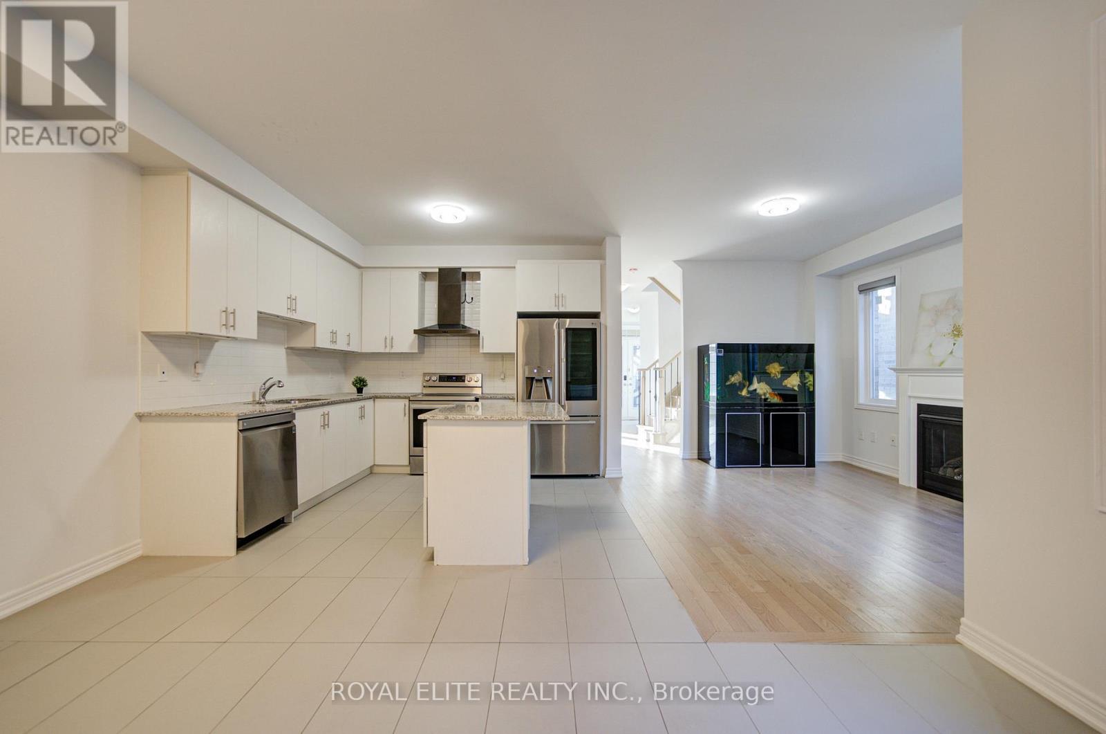 51 Albert Lewis Street, Markham, ON - Indoor Photo Showing Kitchen