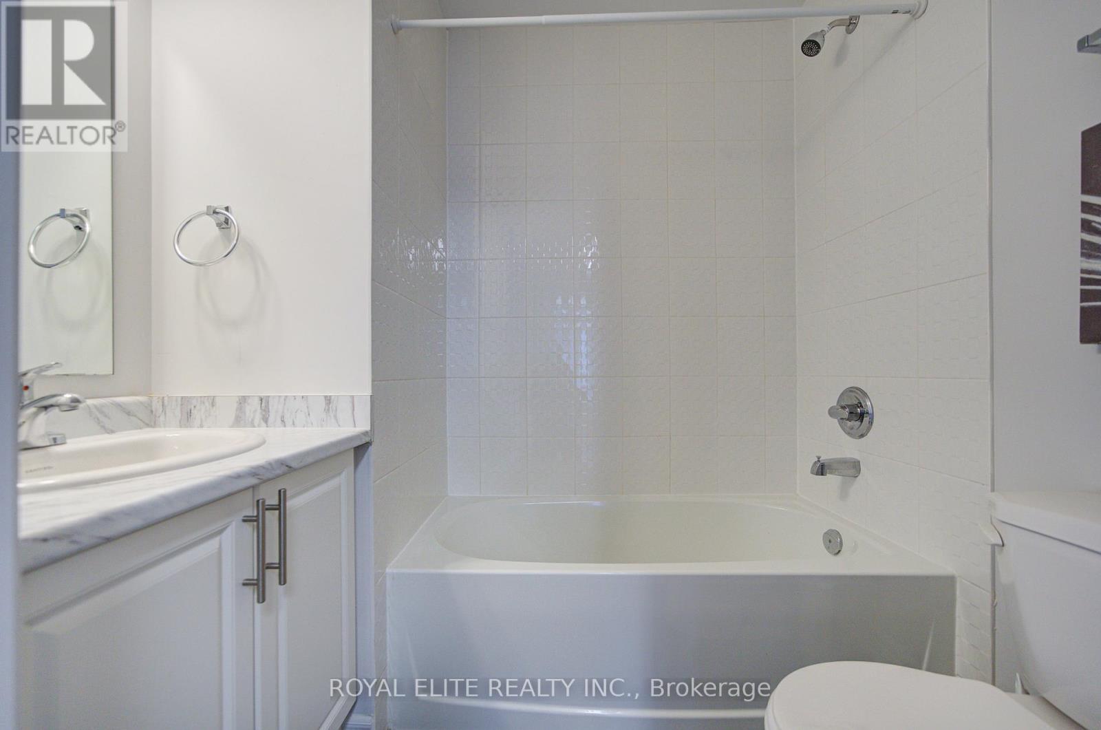 51 Albert Lewis Street, Markham, ON - Indoor Photo Showing Bathroom