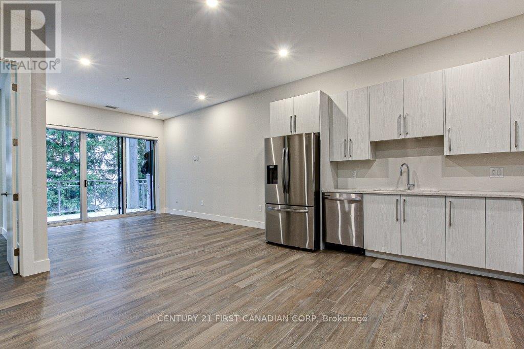 108 - 1696 Fiddlehead Place, London North (North R), ON - Indoor Photo Showing Kitchen