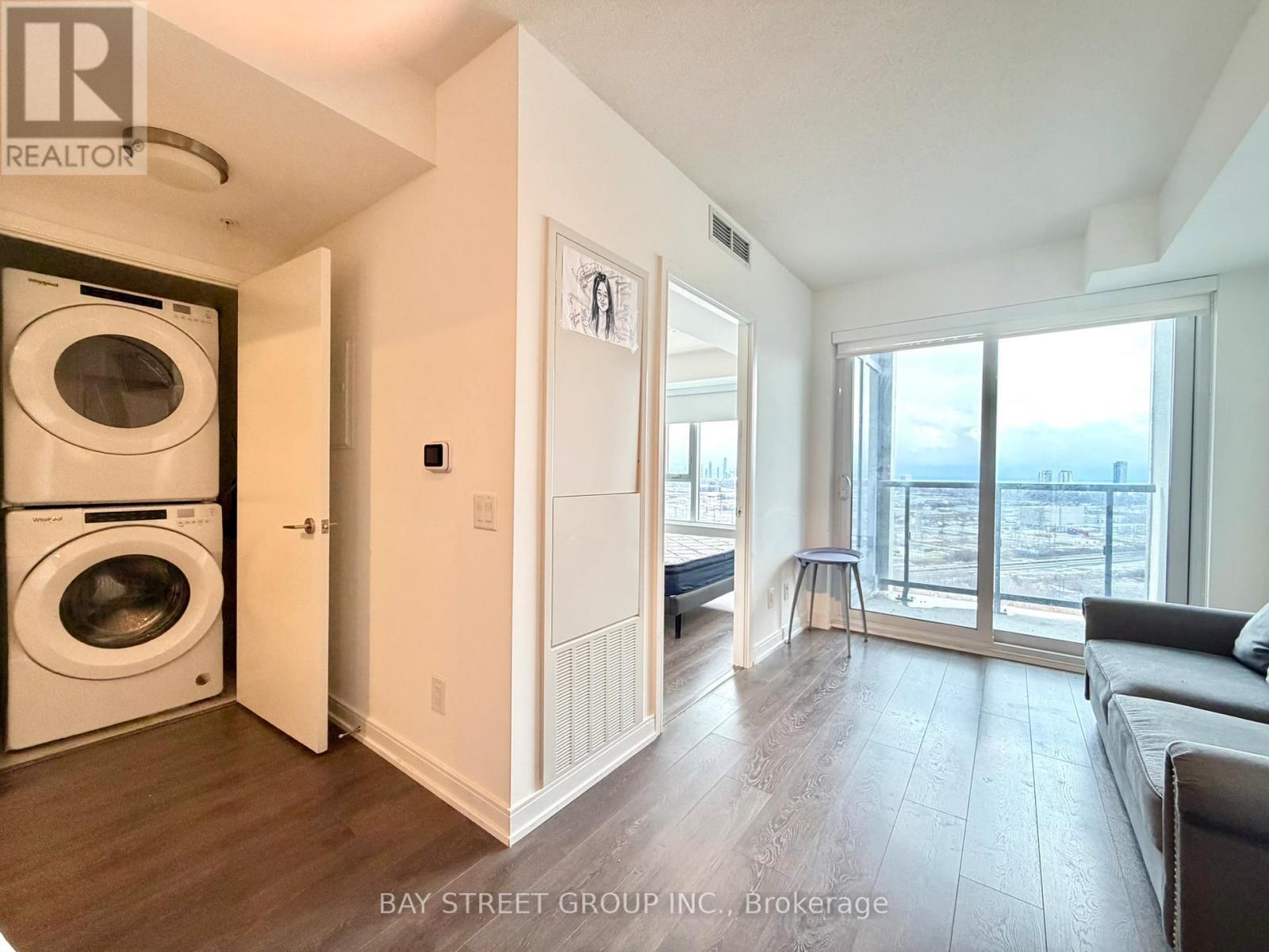 1609 - 30 Samuel Wood Way, Toronto, ON - Indoor Photo Showing Laundry Room