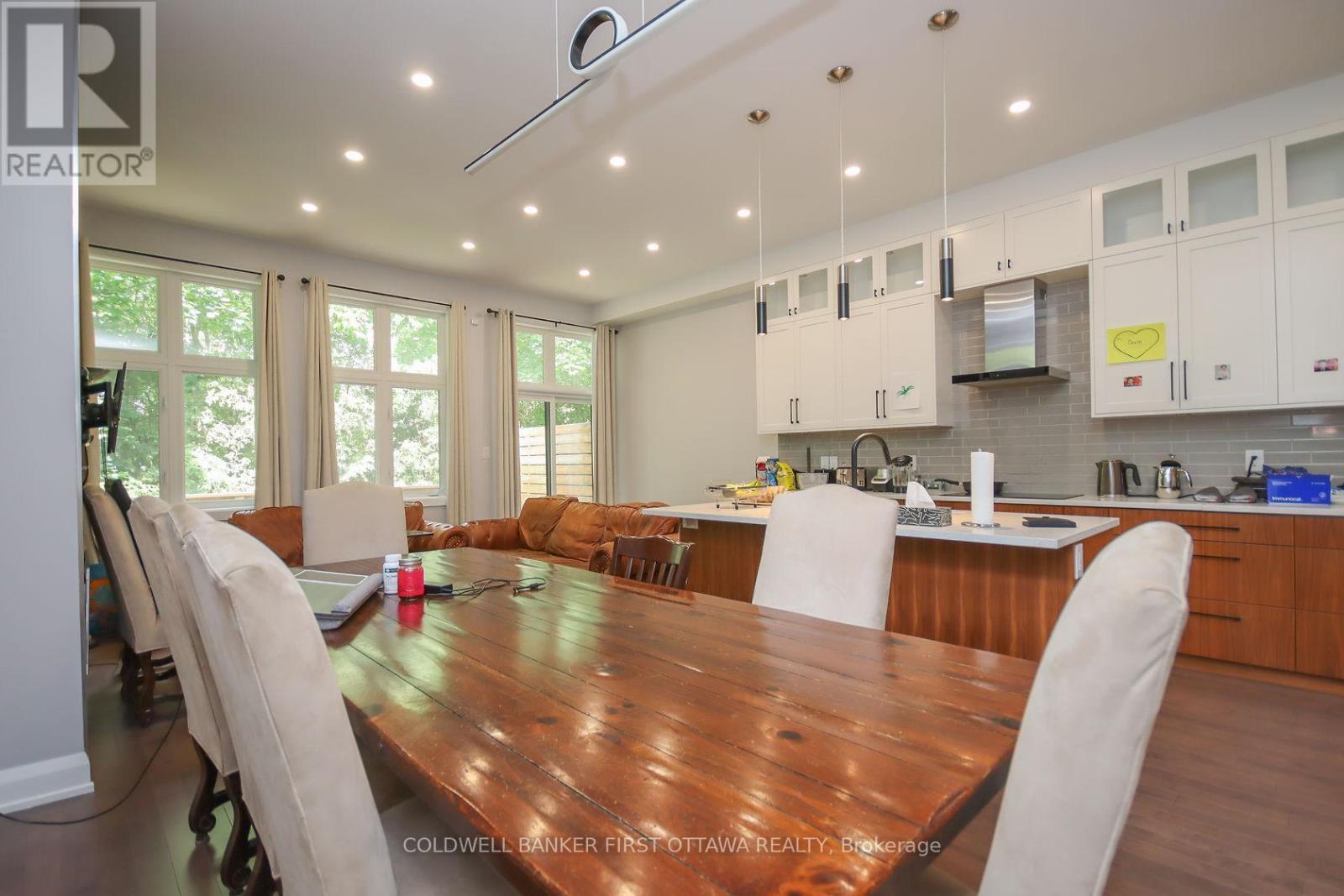 165 Wesley Avenue, Ottawa, ON - Indoor Photo Showing Dining Room