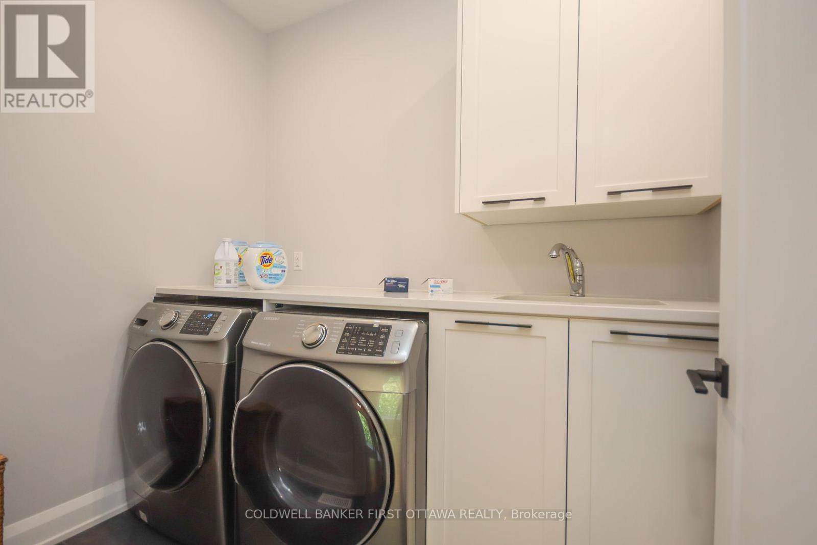 165 Wesley Avenue, Ottawa, ON - Indoor Photo Showing Laundry Room