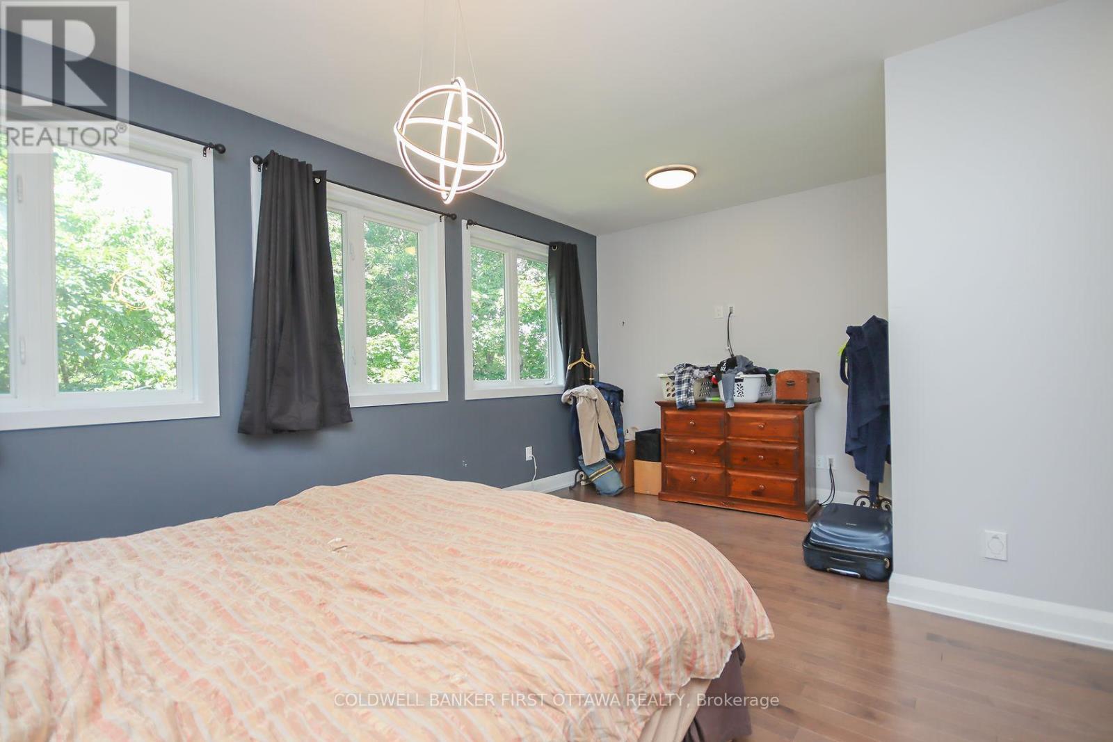 165 Wesley Avenue, Ottawa, ON - Indoor Photo Showing Bedroom